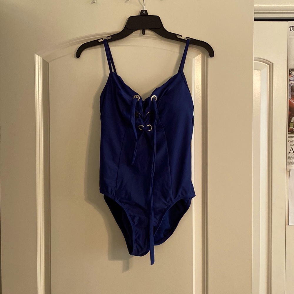 Worn a few times, so cute!